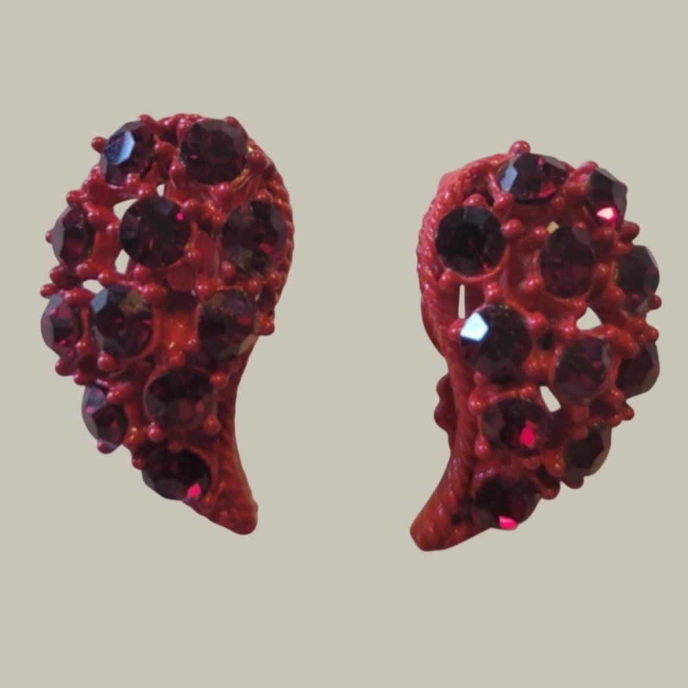Vintage Paisley Clip On Earrings Red Enamel Purple Rhinestone Mid Century Modern